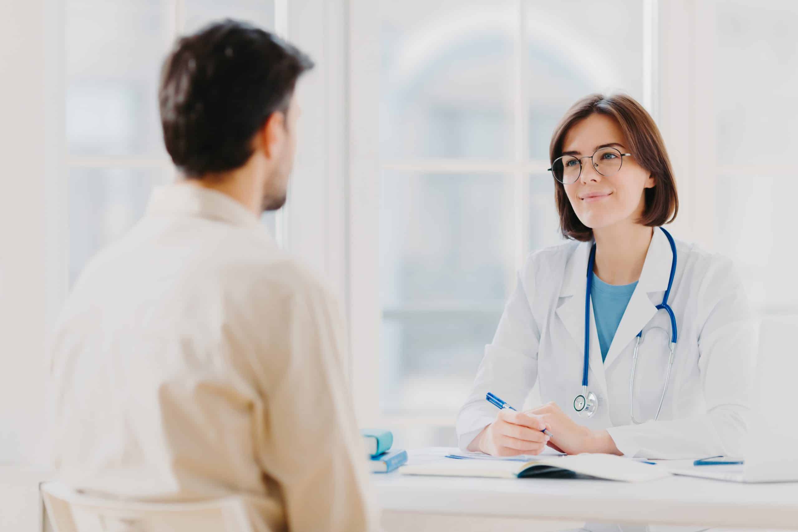 Physician and patient discussing medical cannabis evaluation in Casselberry, Florida.